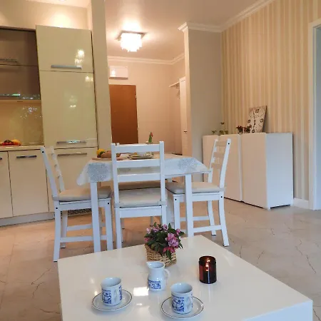Apartament Z Klimatem アパート ギジツコ